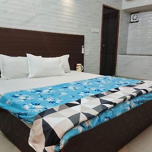 Hotel Purohit